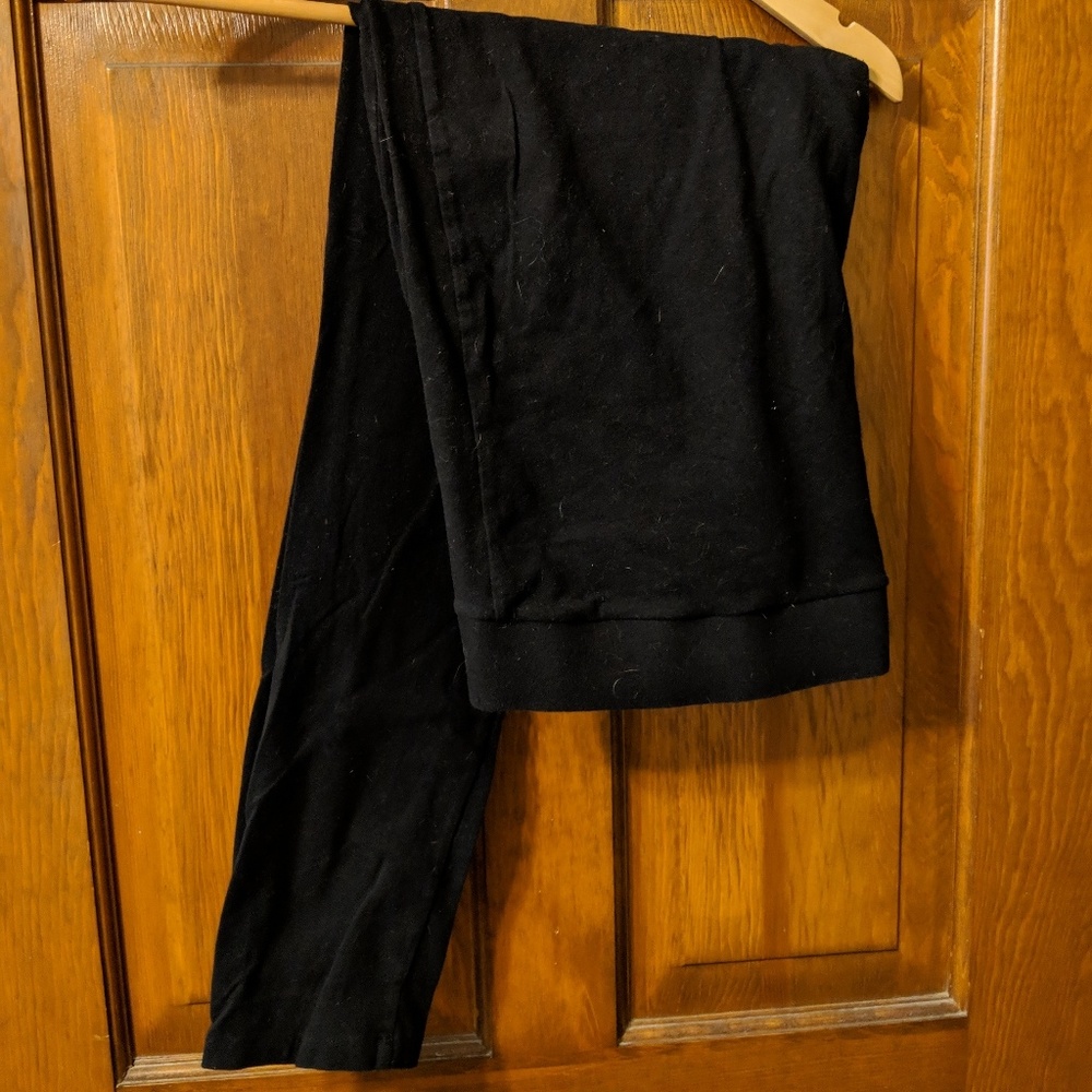 Liz Lange maternity black leggings